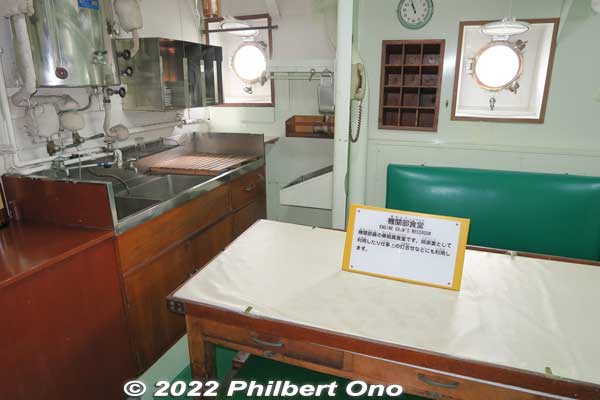 Mess hall for engine crew.
Keywords: Toyama Shinko Port imizu kaio kaiwo maru museum ship