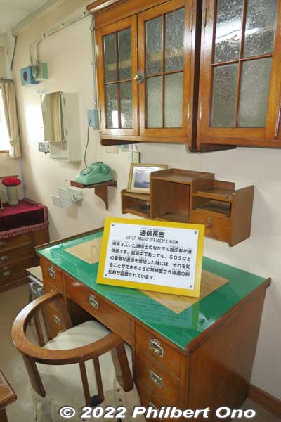 Chief Radio Officer's desk.
Keywords: Toyama Shinko Port imizu kaio kaiwo maru museum ship