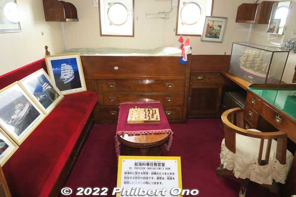 Senior Navigation Professor's cabin.
Keywords: Toyama Shinko Port imizu kaio kaiwo maru museum ship