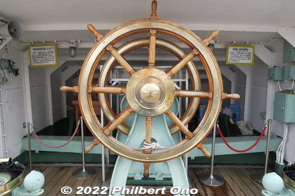 Steering wheel was controlled by two or four sailors.
Keywords: Toyama Shinko Port imizu kaio kaiwo maru museum ship