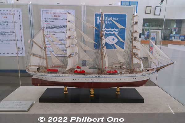Scale model of the new Kaiwo Maru.
Keywords: Toyama Shinko Port imizu kaio kaiwo maru park japan sea center