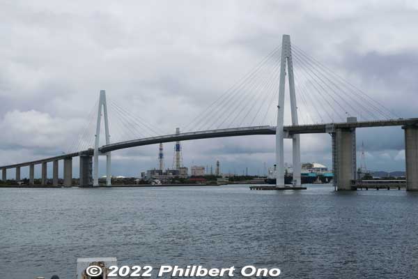 Shin-Minato Ohashi Bridge at Toyama Shinko Port. Cruise ships don't pass under it.
