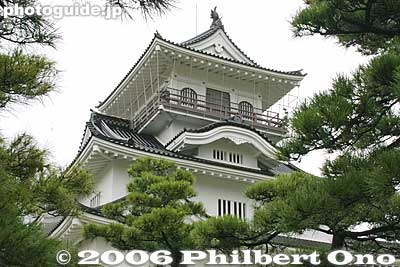 Toyama Castle tower
Keywords: toyama castle