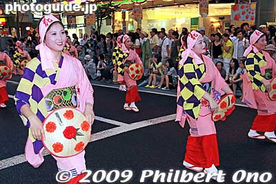 An average of 300,000 tourists watch the parade per evening. 
Keywords: yamagata hanagasa matsuri festival tohoku flower hat dancers woman girls women kimono 
