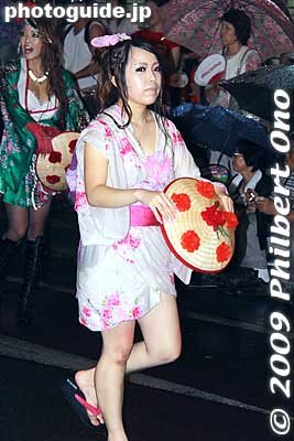 Miniskirted yukata
Keywords: yamagata hanagasa matsuri festival tohoku flower hat dancers woman girls women kimono japansexy