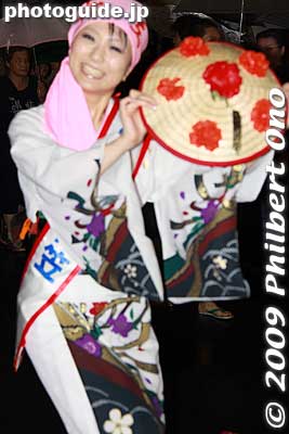 Miss Hanagasa 2009.
Keywords: yamagata hanagasa matsuri festival tohoku flower hat dancers woman girls women kimono matsuribijin