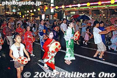 Amateur hanagasa dancers.
Keywords: yamagata hanagasa matsuri festival tohoku flower hat dancers woman girls women kimono 