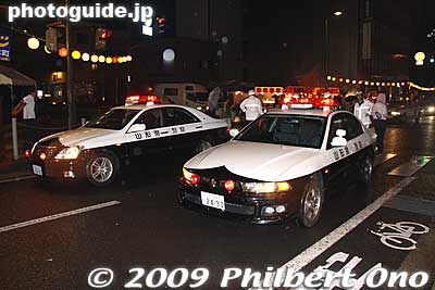 Cop cars block the parade road.
Keywords: yamagata hanagasa matsuri festival tohoku police cars