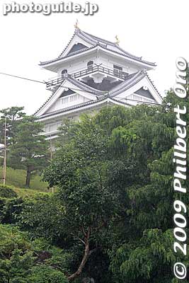 The castle and the area surrounding it is a park called Tsukioka Park.
Keywords: yamagata Kaminoyama Castle onsen hot spring 