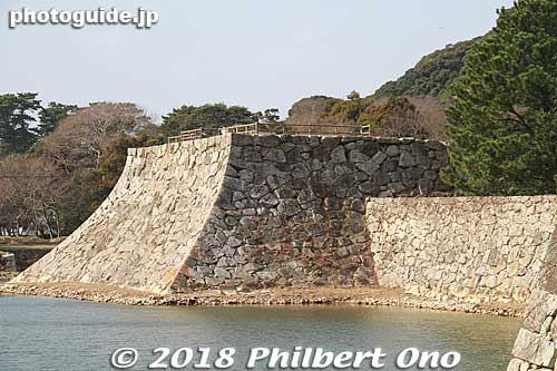 The stone base for Hagi Castle's main tenshu tower.
Keywords: yamaguchi hagi castle