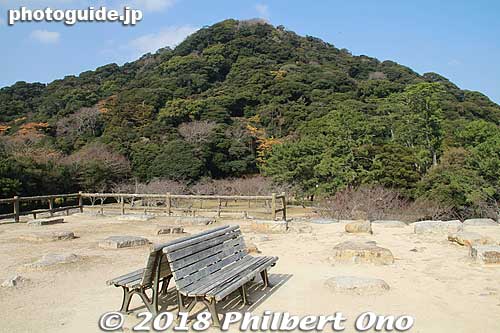There's even a bench on Hagi Castle's main tenshu tower foundation.
Keywords: yamaguchi hagi castle