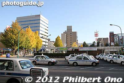 In front of JR Tokuyama Station's north side are taxis. Behind them are bus stops.
Keywords: yamaguchi shunan tokuyama station train