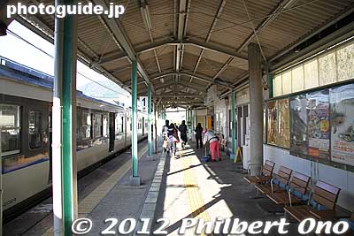 JR Obatake Station platform.
Keywords: yamaguchi yanai