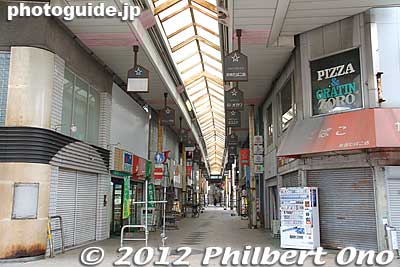 Very quiet in the Ube Chuo Gintengai shopping arcade.
Keywords: yamaguchi Ube