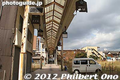 This open part of the arcade must have been the site of one of the large supermarkets that closed.
Keywords: yamaguchi Ube