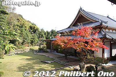 Admission to Sorinji temple and Ryushintei garden is 300 yen.
Keywords: yamaguchi ube Japanese garden Ryushintei Zen buddhist Rinzai Sorinji temple autumn leaves maple momiji