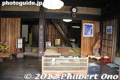 Inside the Kunimori-ke merchant's home.
Keywords: yamaguchi yanai shirakabe white wall traditional townscape japanhouse