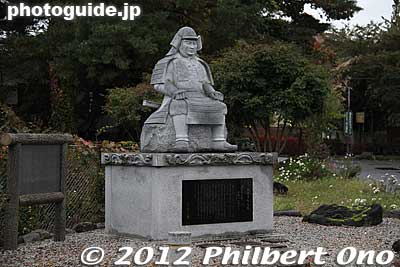 Statue of Kajiwara Kagetoki (1140-1200 梶原 景時) at Lake Kawaguchi. A warrior against the Taira.
Keywords: yamanashi fuji kawaguchiko-machi lake kawaguchi