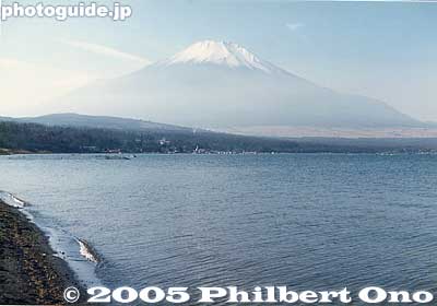 Mt. Fuji and Lake Yamanaka
Keywords: yamanashi yamanakako-mura lake mt. fuji yamanaka-ko